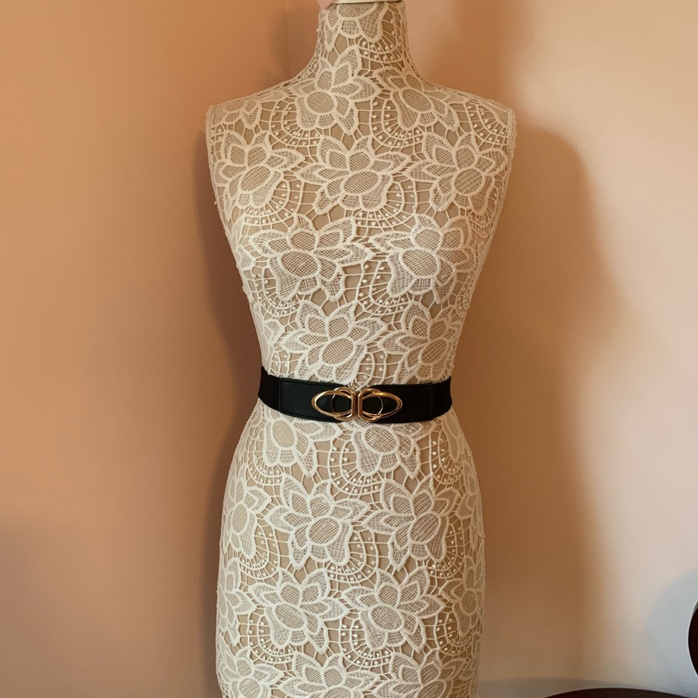 Black waist belt